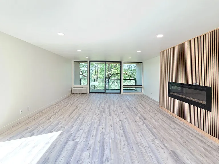 358 S Coeur D Alene St — Photo 44