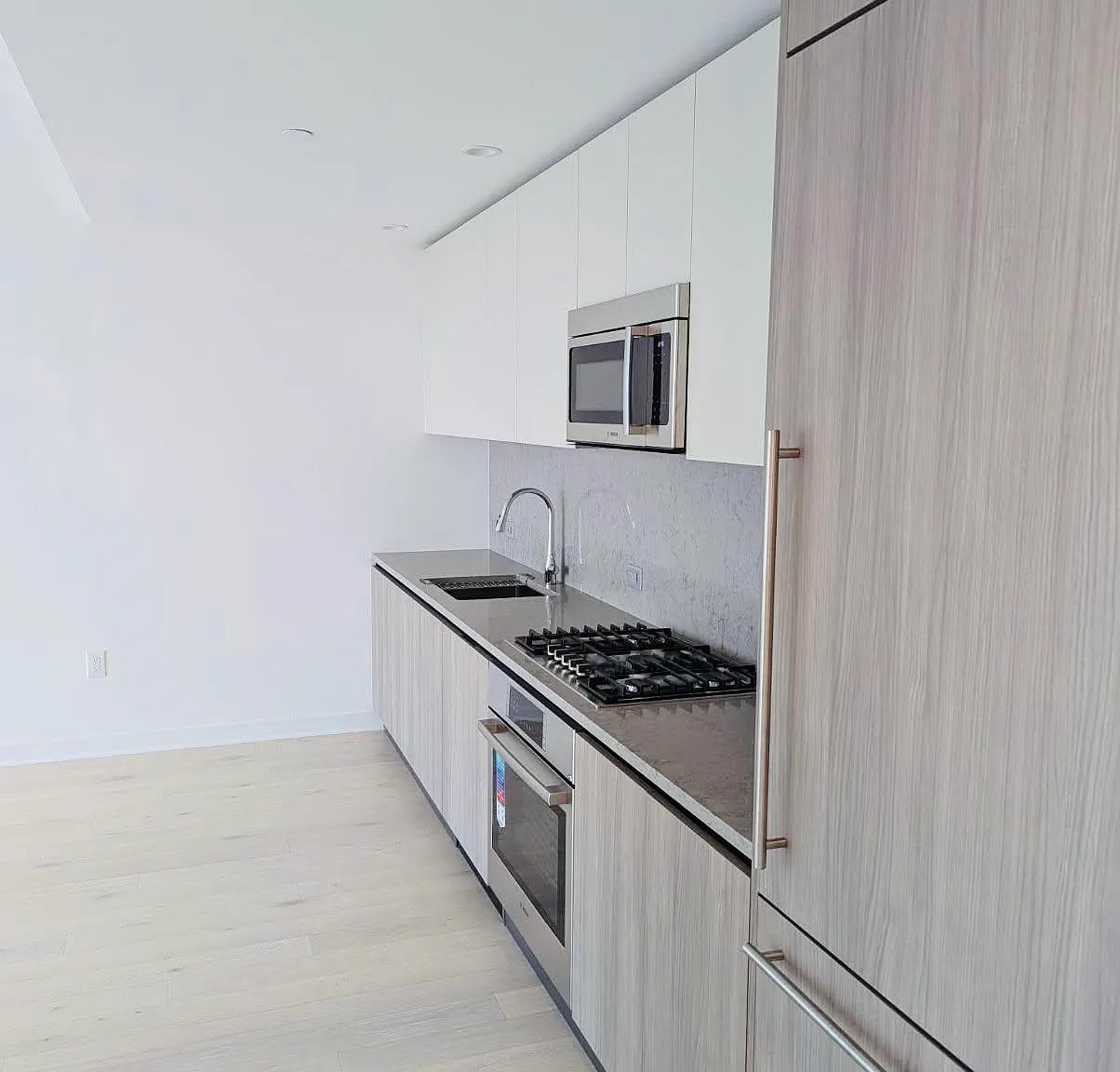 1 bed, 1.0 bath, 759 sqft, $4,300 — Photo 1
