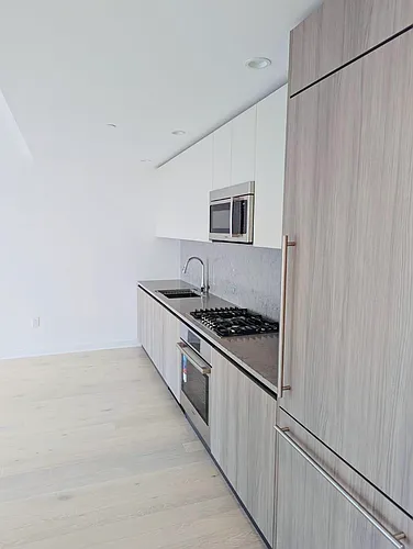 155 Bay St #2606 Photo 1