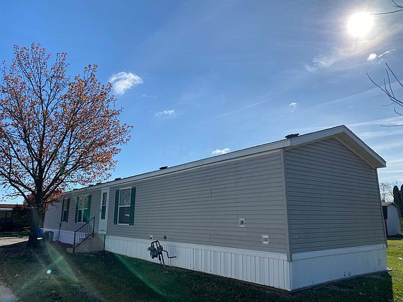 4th image of 7 Oak Glen Dr