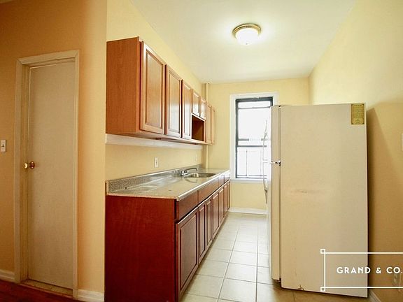 4th image of 1254 Union St #1G
