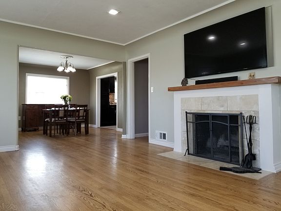 2nd image of 4602 N Huson St