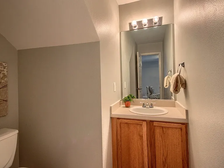 7711 Parkwood Way — Photo 10