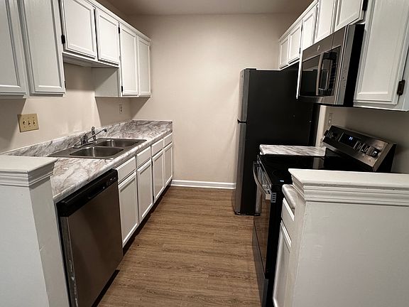 5th image of 605 Rasco Rd E