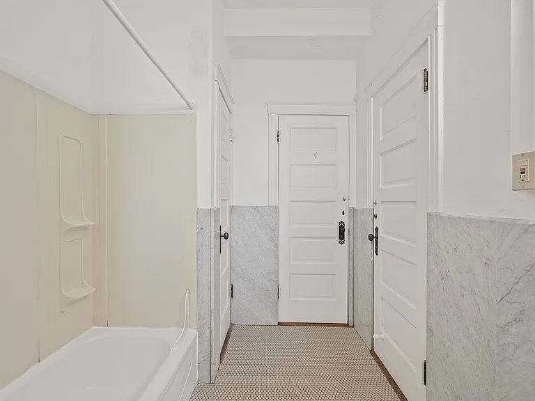 The Maplewood — Photo 16