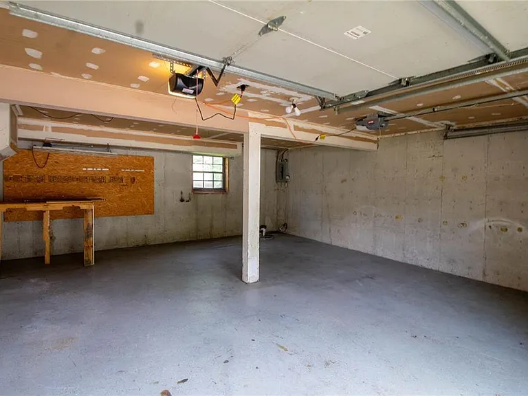 18 Brooker Ct — Photo 11