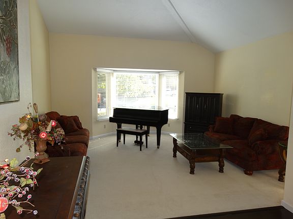 4th image of 1212 Stoney Point Way