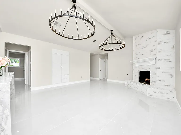 7403 Shady Arbor Ln — Photo 13