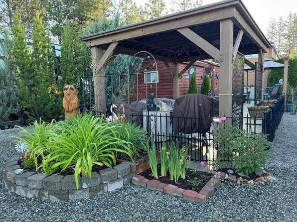 261 Tall Pine Loop N, Usk, WA 99180