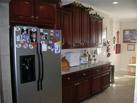 5th image of 140 Shady Oaks Dr