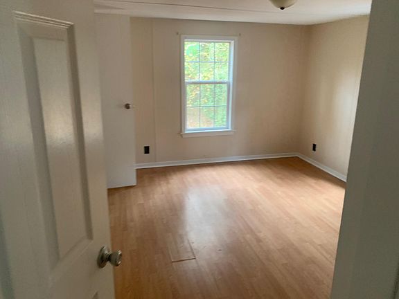 5th image of 165 Stewart Ave NE
