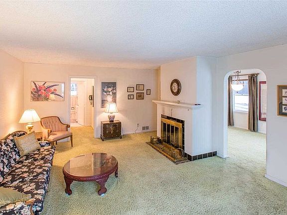 4th image of 2404 W Dalton Ave
