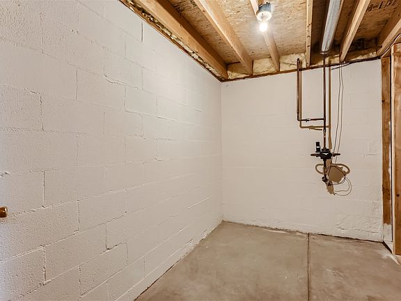 2nd image of 510 Parkwood Dr