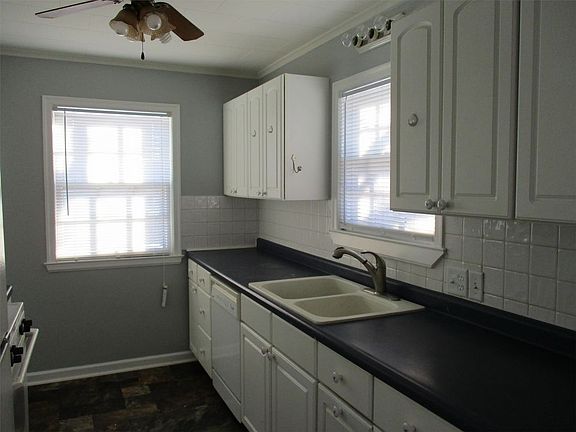 5th image of 1014 Barton Ave