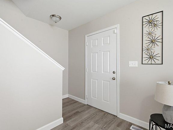 2nd image of 4014 Beachwood Ave