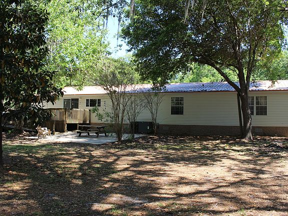 2nd image of 105 Park Cir