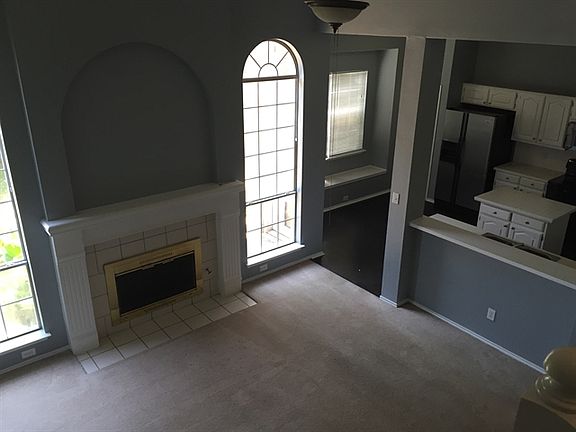 5th image of 2133 Amherst Dr