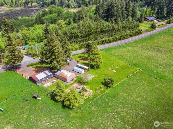 911 Schaffran Road, Castle Rock, WA 98611