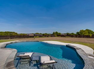 609 E Highland Rd, Red Oak, TX 75154