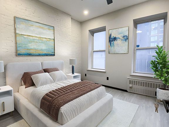 4th image of 309 W 43rd St APT 5D