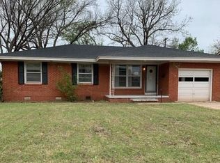 1128 N Grant St, Cordell, OK 73632