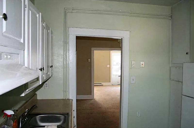 3 bed, 1.5 bath, 1200 sqft, $1,000 — Photo 4