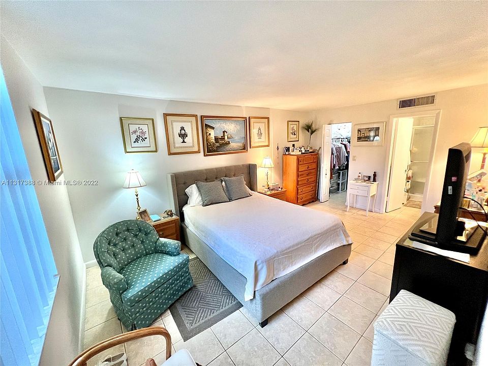 Promenade At Kendale Lakes Condominiums 14525 SW 88th St Miami FL