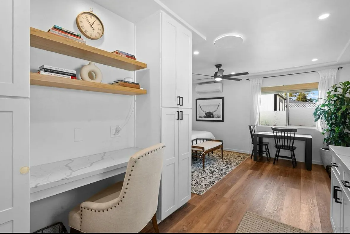 Studio, 360 sqft, $2,600 — Photo 4