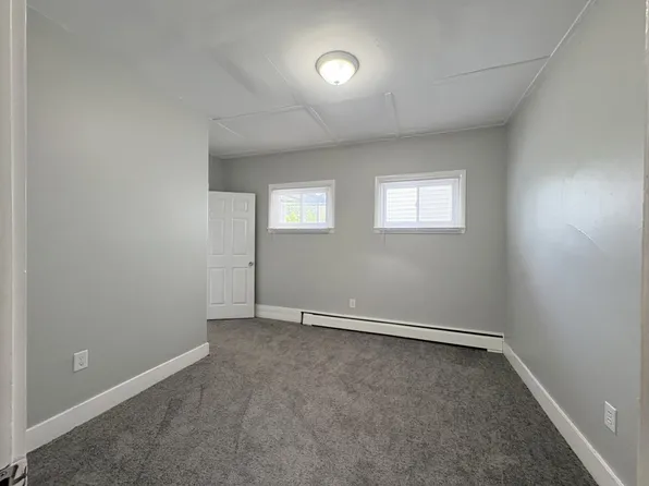 14 College St #1, Lewiston, ME 04240