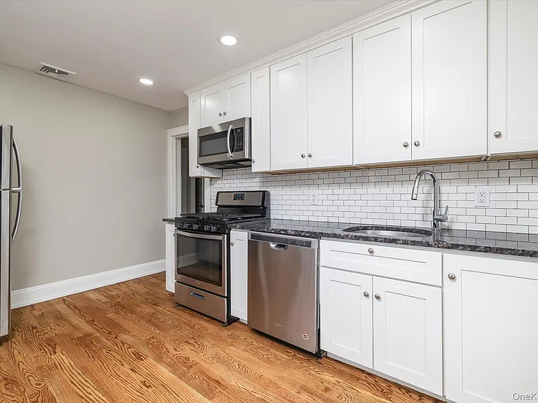 127 Smith St #2 — Photo 1