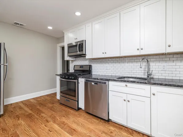 127 Smith St Floor 2, Lynbrook, NY 11563