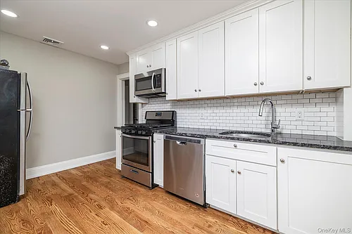 127 Smith St #2 Photo 1