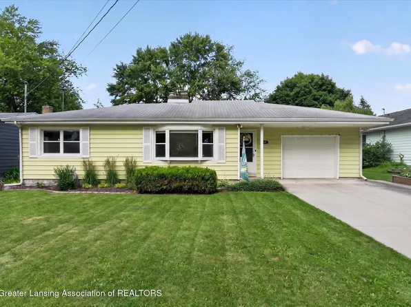928 Robins Rd, Lansing, MI 48917