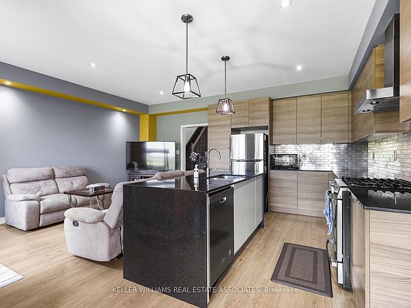 2nd image of 3163 Mintwood Cir