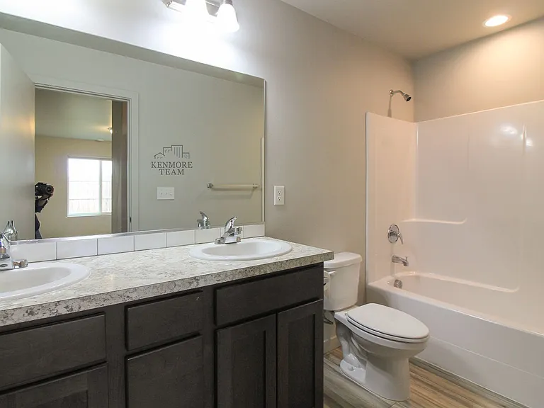 301 S Cedar Ave — Photo 7
