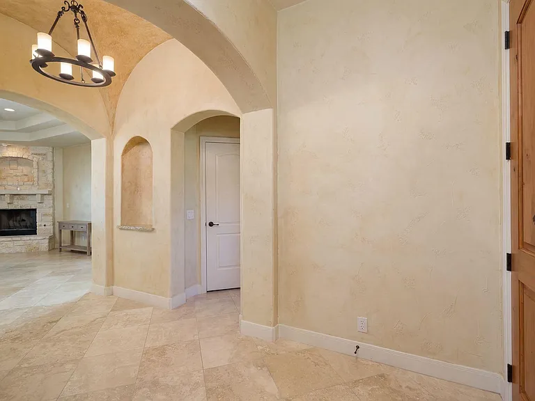 104 Cedar Glen Cv — Photo 5