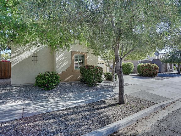 3rd image of 17426 W Cocopah St