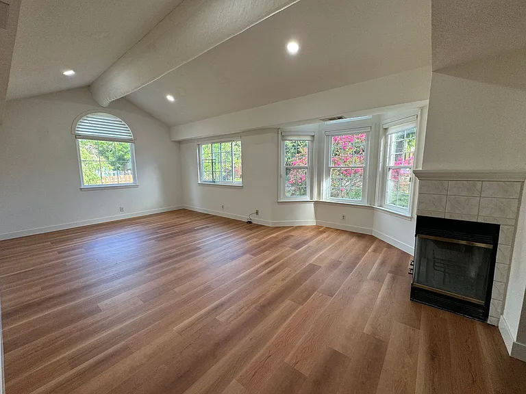 44191 Boitano Dr — Photo 22