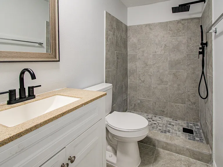 13419 Commander Cir — Photo 17