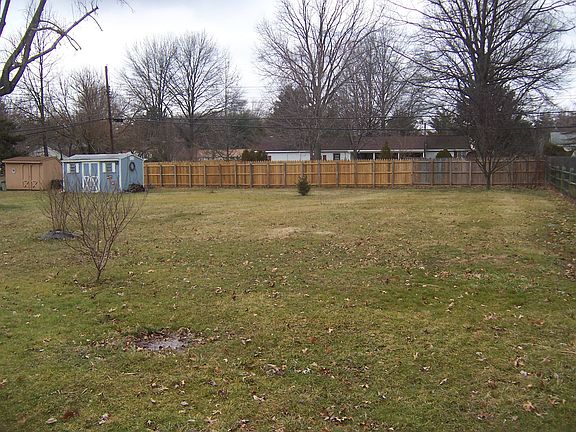 Rear Yard/1/2 Acre Lot