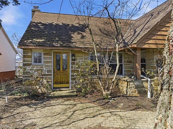 4th image of 29319 Cresthaven Dr