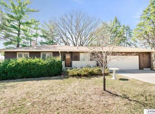 1104 Bellevue Blvd S, Bellevue, NE 68005