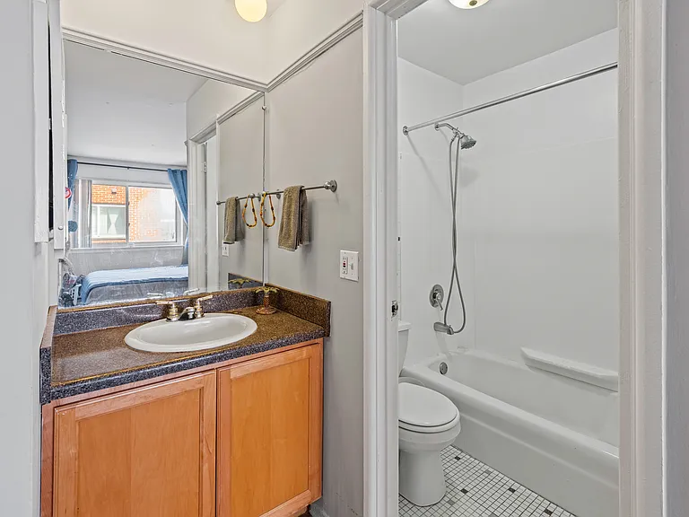 6122 N Winthrop Ave #400 — Photo 17
