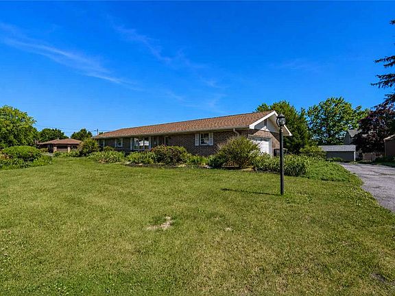 3rd image of 4815 Mill Rd N
