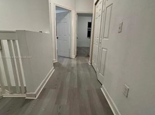 1011 NE 208th St, Miami, FL 33179