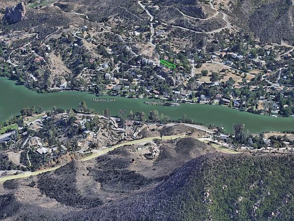 3rd image of 1947 Lookout Dr