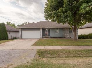 3038 E Hawkins St, Springfield, MO 65804