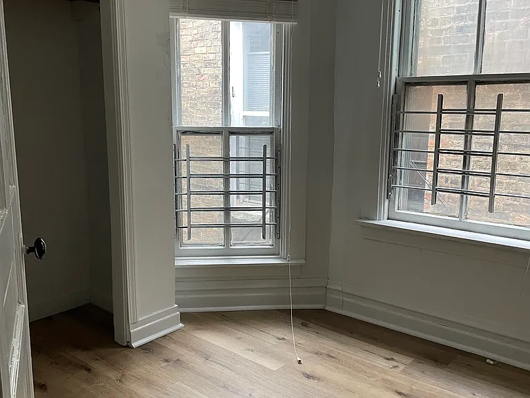 2326 N Clark St #3 — Photo 8