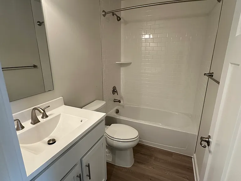 212 Huntwellwest Blvd — Photo 8