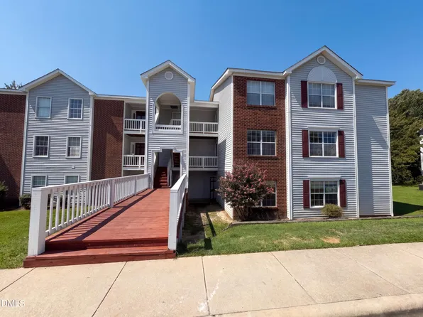 225 Waterdown Dr APT 8, Fayetteville, NC 28314